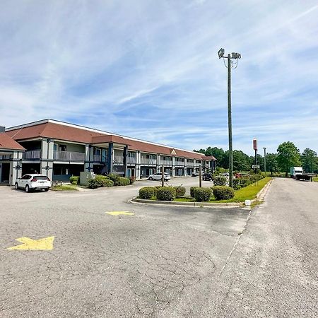 Executive Inn Ridgeway I-77 Exterior photo