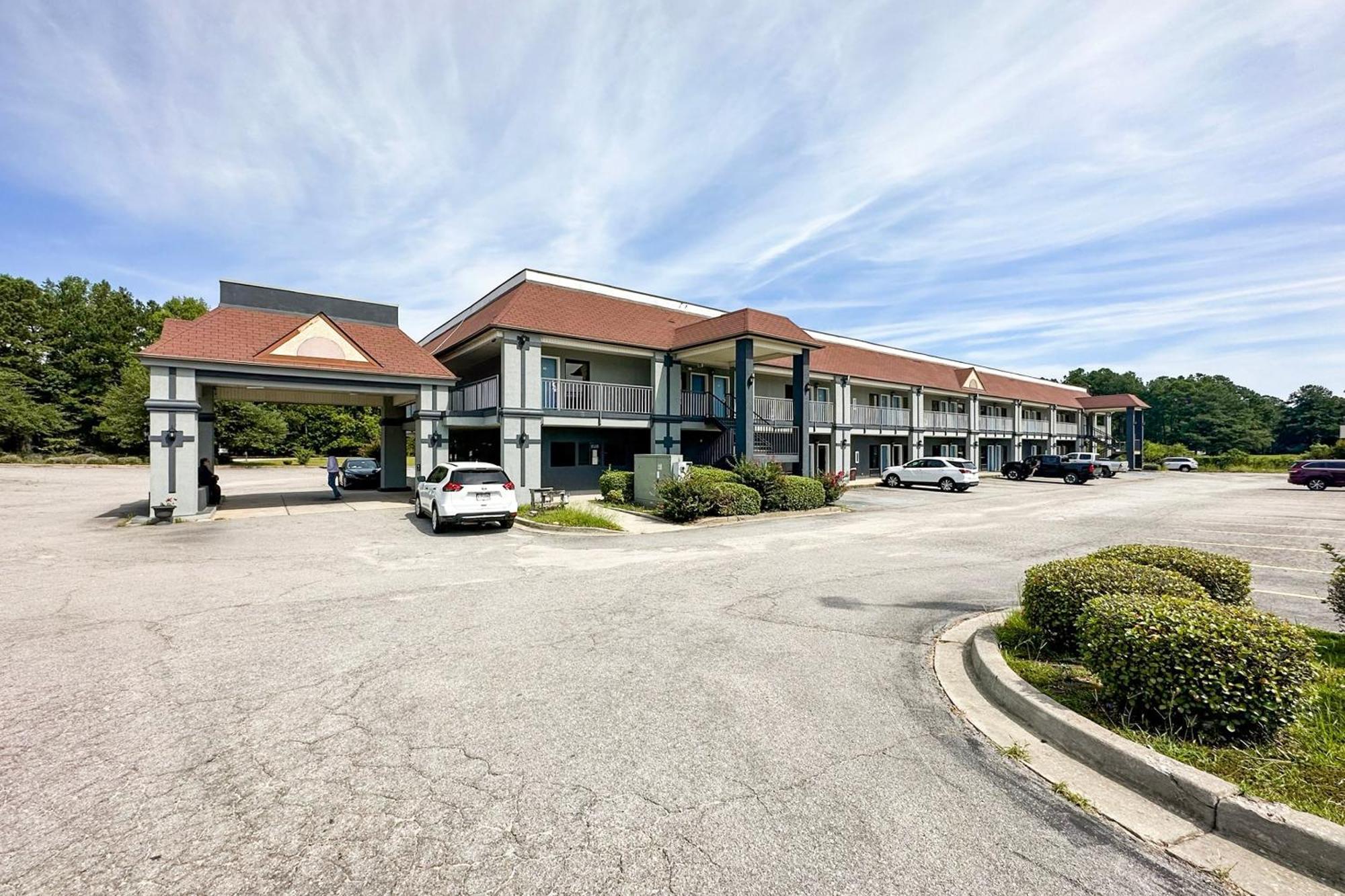 Executive Inn Ridgeway I-77 Exterior photo